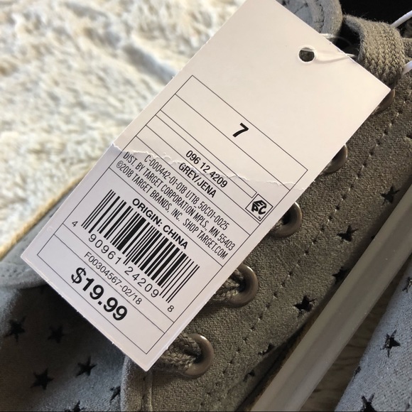 Universal Thread Grey Lace Up Star Sneakers - Picture 4 of 7